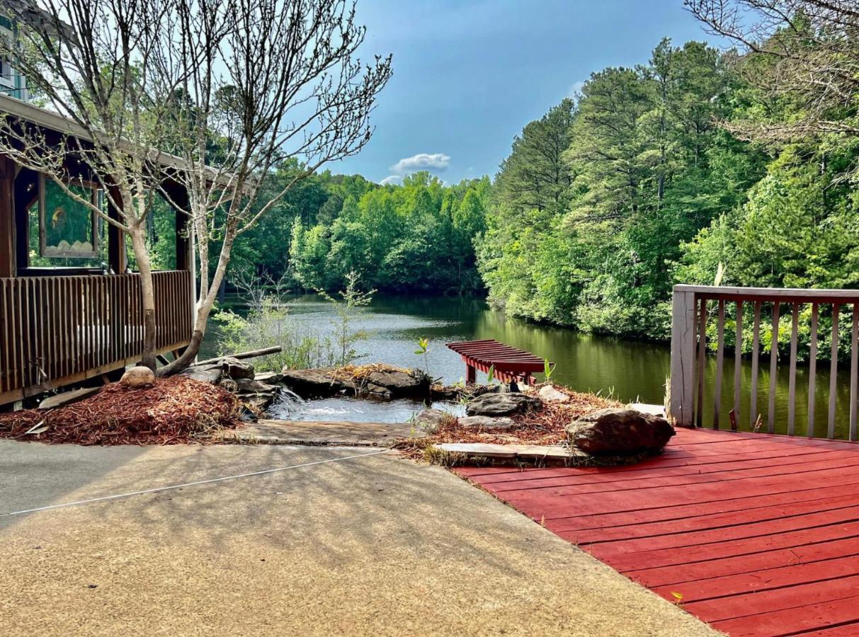 Chateau On The Lake Retreat Acworth Exterior photo